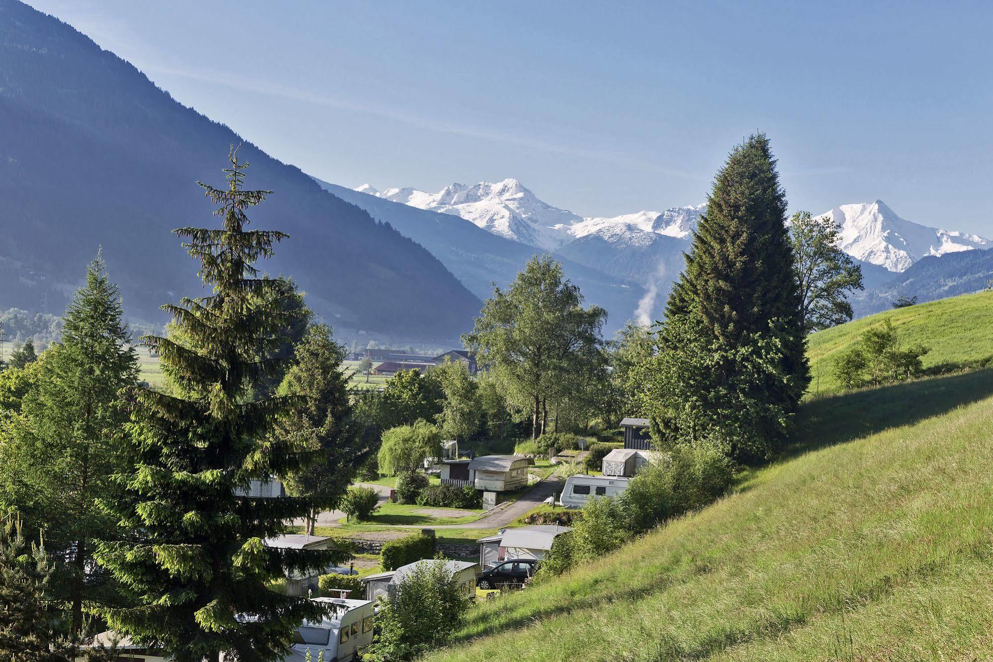 Natuerlich Hell. Aparthotel & Camping Fuegen Exterior photo