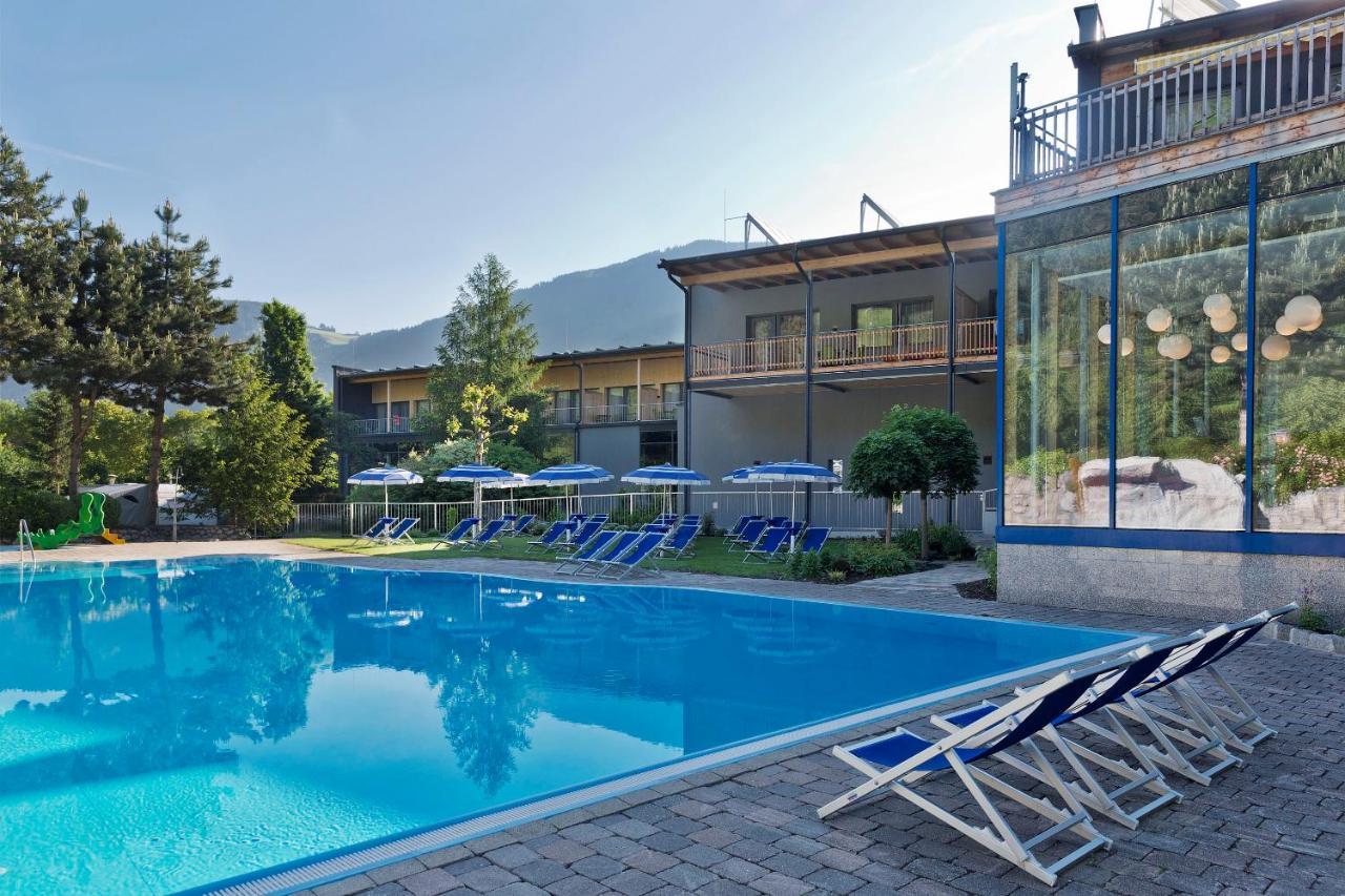 Natuerlich Hell. Aparthotel & Camping Fuegen Exterior photo