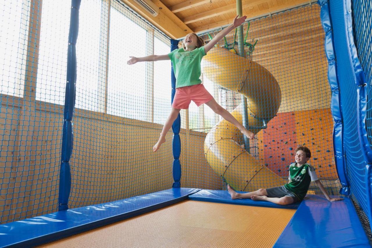 Natuerlich Hell. Aparthotel & Camping Fuegen Exterior photo